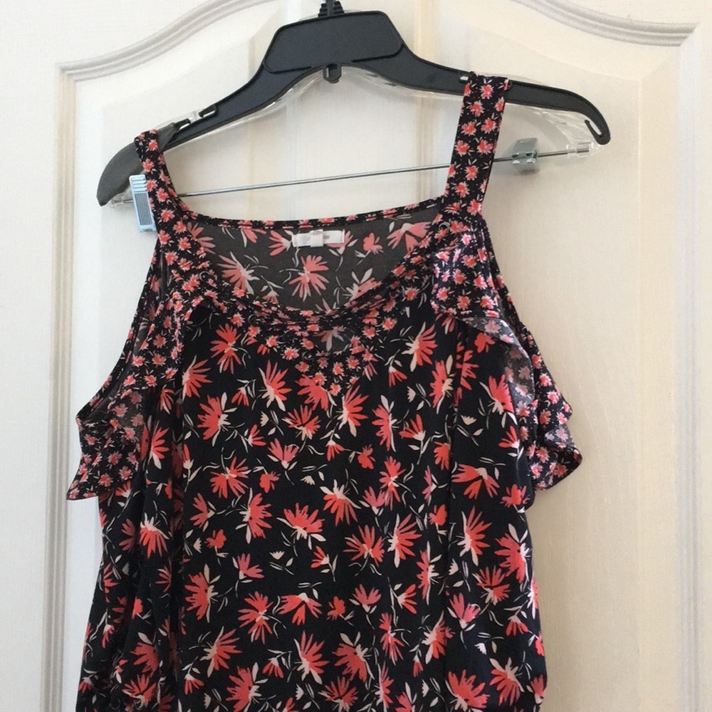 FINAL MARKDOWN maurices Cold-Shoulder Top (XL)